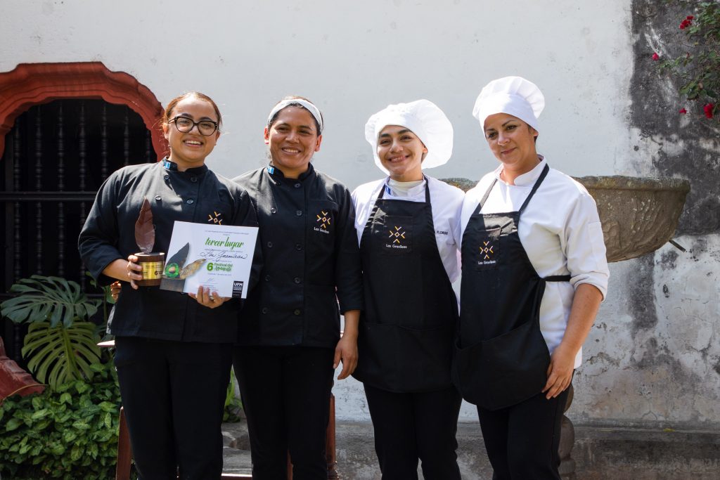 Las Gravileas<br>Tercer lugar platillo salado y dulce